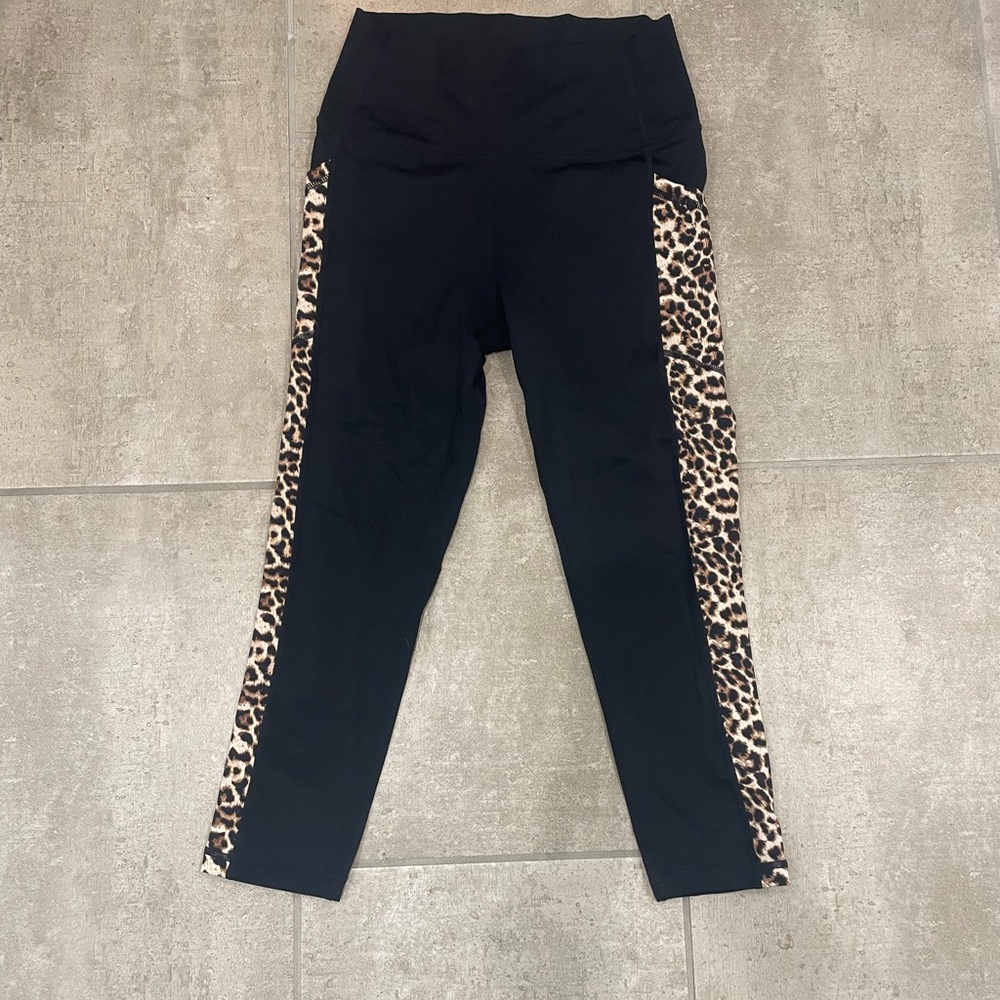 ZYIA Black and Leopard Light & Tight